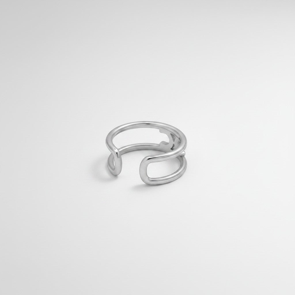 ModaMelhor zilverkleurige open ring van titanium staal met een modern dubbel gelaagd ontwerp.